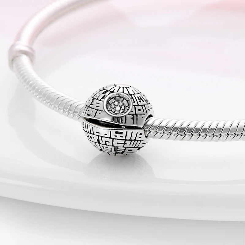 New Charm plata de ley 925 Silver Disney Star Warsries Mandalorian Helmet Charm Bead Fit Original brand bracelet Birthday Gift