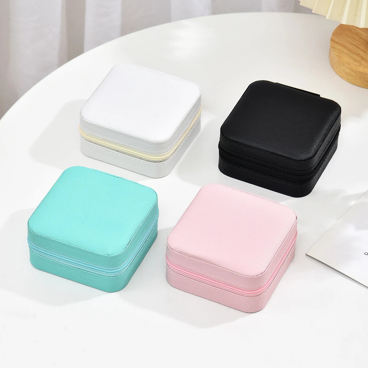 1PC, Jewelry Storage Box, Material: Main Plastic + Leather + Flannel, Color Divided Into: Black, White, Pink, Blue.